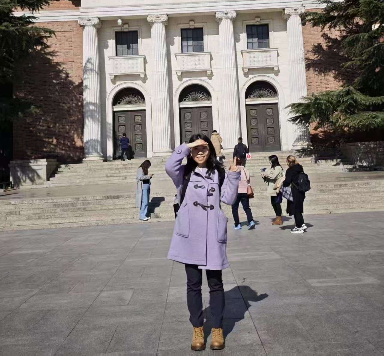 Visit to the School of Integrated Circuits at Tsinghua University